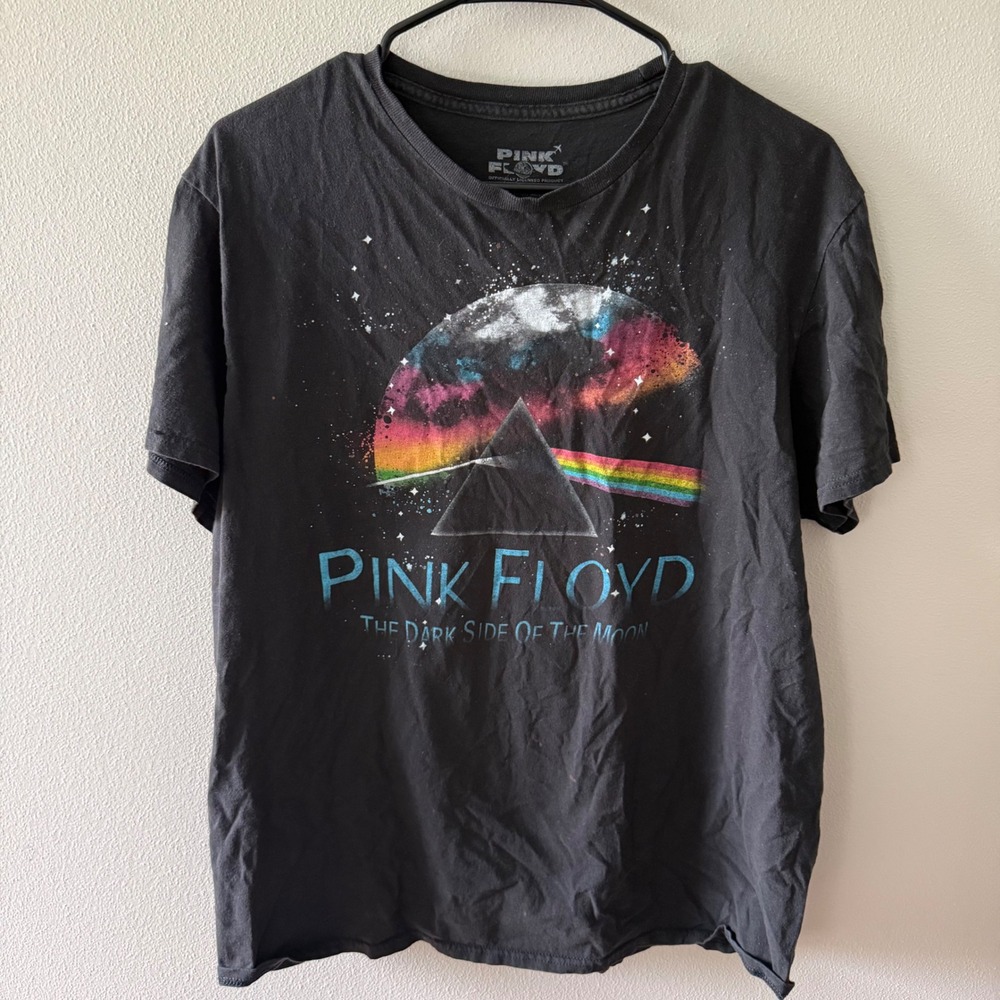 Iconic Pink Floyd dark side of the moon t-shirt, size L, prism t-shirt